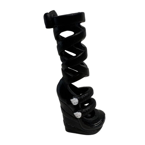 Monster High Left Boot Picture Day Draculaura Doll Replacement Black Shoe - Picture 1 of 5